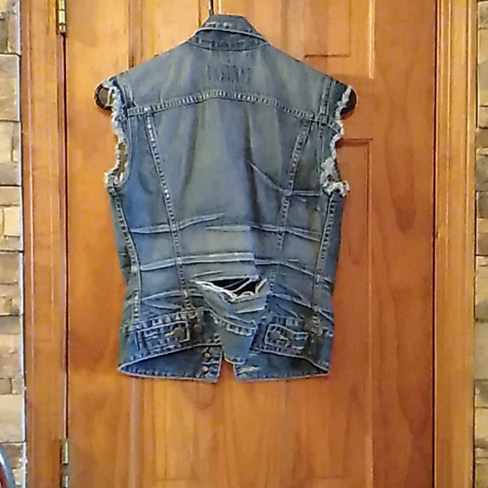 Jean jacket - Picture 2 of 3
